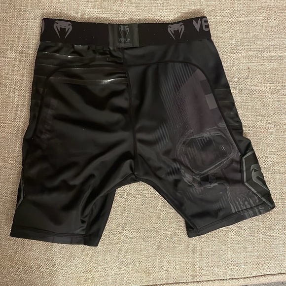 UFC Venum Authentic Black Men's size Medium - Picture 2 of 6